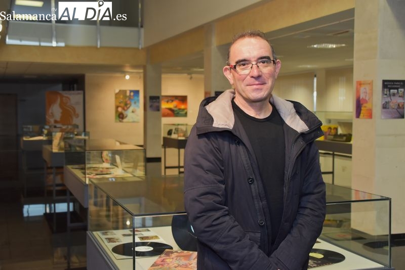 Música para el recuerdo, la exposición de pinturas y vinilos en Villares de la Reina