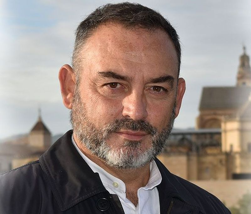 Jesús Sánchez Adalid presenta Una luz en la noche de Roma