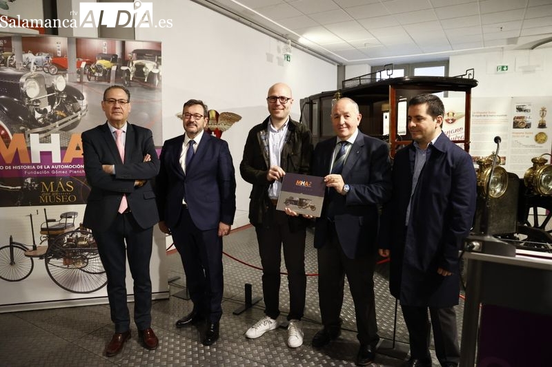 El museo salmantino que estrena catálogo con la historia de las piezas de exhibe