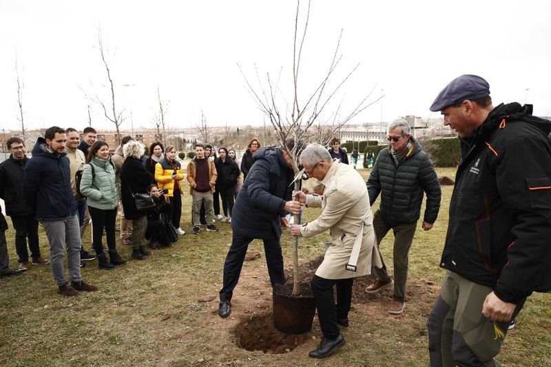 Salamanca estrena el ‘Bosque de los Universitarios’