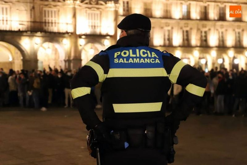 Drogas y alcohol en la vía pública en la noche del viernes en Salamanca