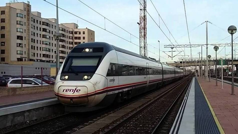 El Alvia Madrid-Salamanca modifica el horario de su primer tren los días festivos
