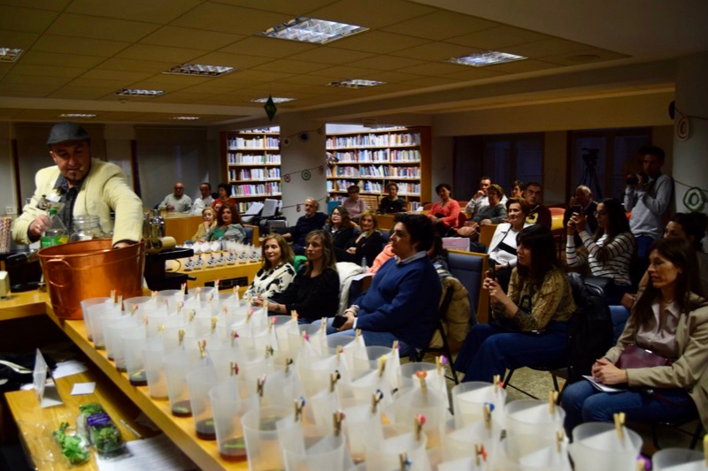 Cócteles y lecturas para poner el broche a la Semana del Libro en la Biblioteca