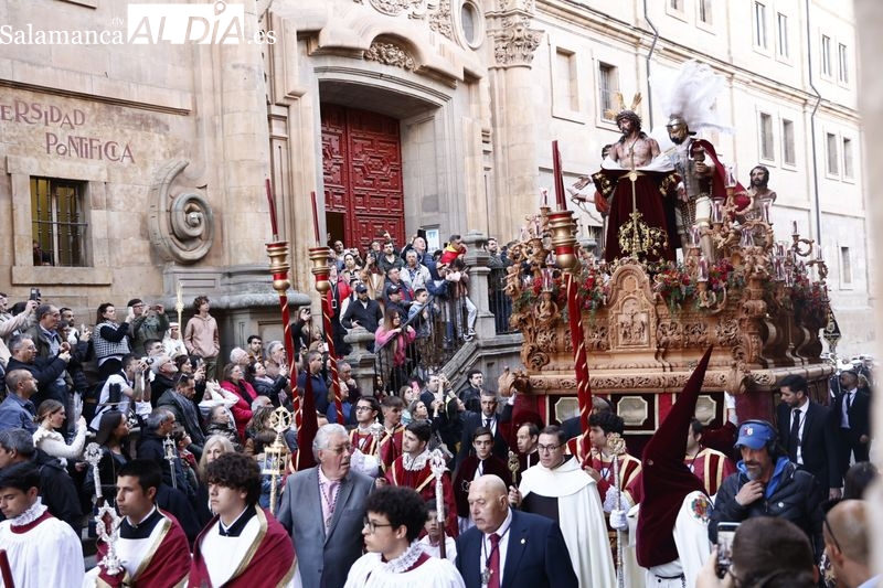 Emotivo desfile de Jesús Despojado junto a su Madre, Caridad y Consuelo