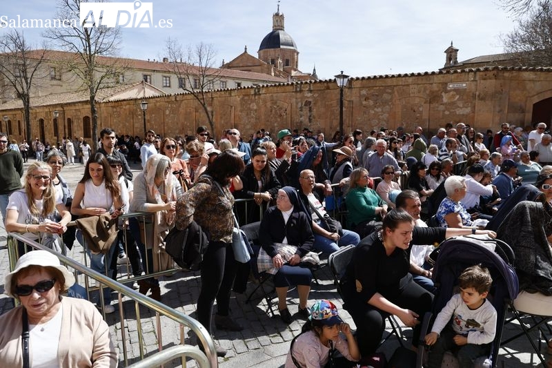 El Humilladero del parque de San Francisco se abarrota en un nuevo Acto del Descendimiento