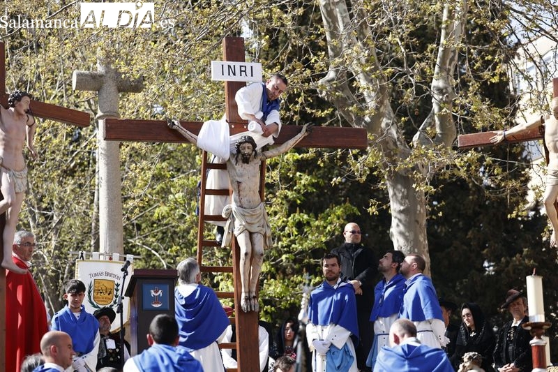 Respetuoso Acto del Descendimiento para arrancar la tarde del Viernes Santo