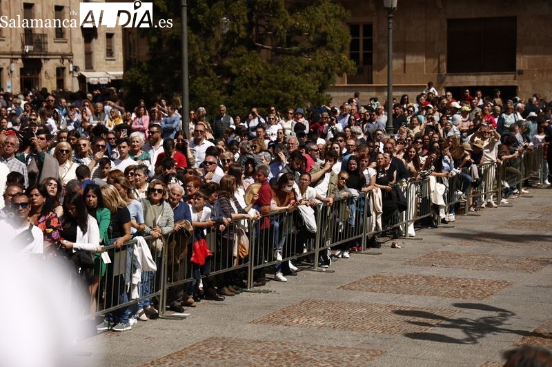 Multitud de personas en un bonito encuentro para cerrar el Domingo de Resurrección