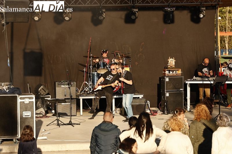 Al Límite cautiva con su rock al parque de Nebrija