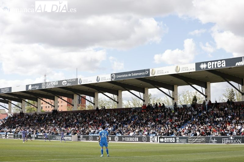 Ambiente de gala en el Reina Sofía para disfrutar del Unionistas - Real Madrid Castilla con 4.227 espectadores