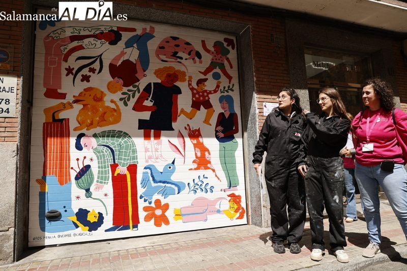 Sara Ros y Beatriz Oliver, premiadas con la mejor obra del Concurso Galería Urbana del barrio del Oeste