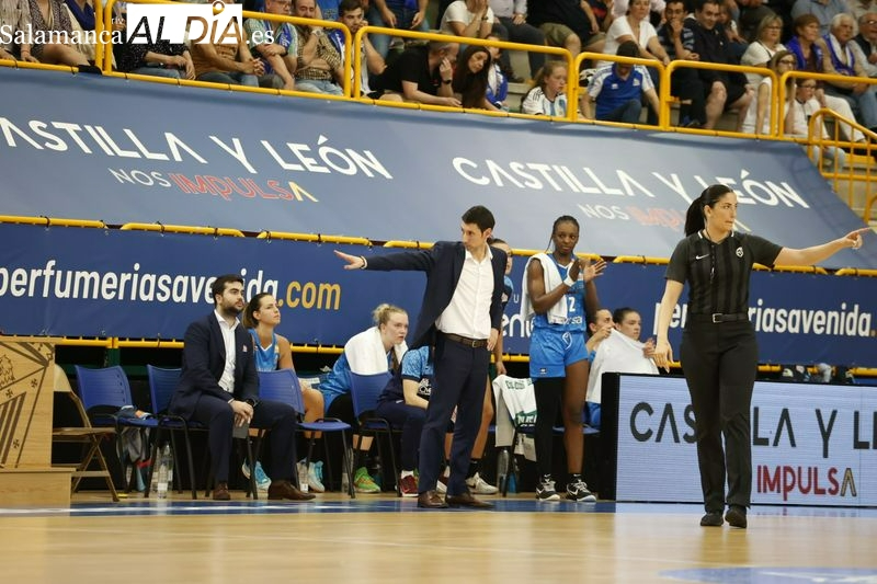 Pepe Vázquez confirma el adiós de Onyenwere del Perfumerías Avenida al irse a la WNBA antes de la final de Liga