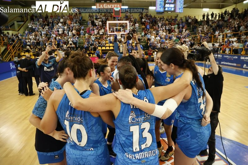 El Perfumerías Avenida alcanza una nueva final de Liga con el susto de la lesión de Carleton ante el Barça (72-57)