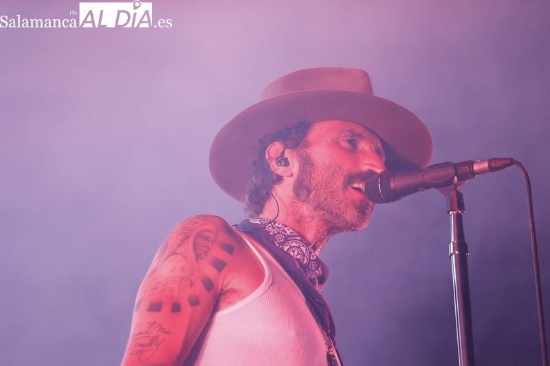 Leiva cautiva a sus fans en Salamanca