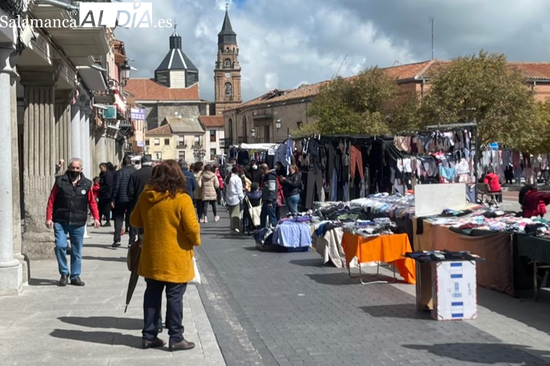 PeC pide una solución definitiva para la suciedad que genera el mercado semanal de los jueves en las plazas