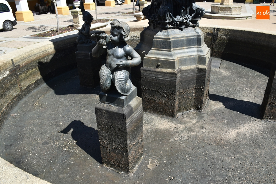 Ronda de limpieza de las fuentes municipales