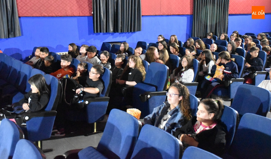 El EDUCAFICEE recibe a escolares de Lumbrales