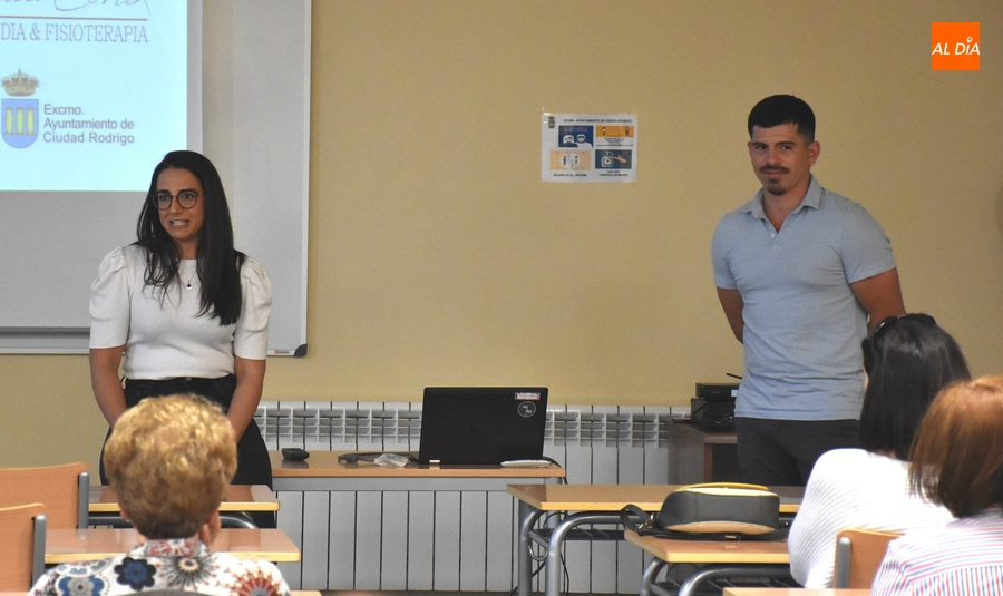 Más de una treintena de personas se forma en la alimentación de personas con alzheimer