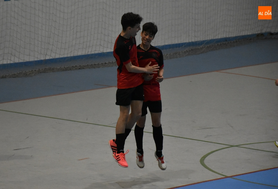 El III Cadete A acaba ganando con claridad a La Amistad tras costarle abrir la lata