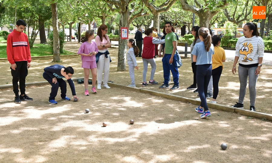 El Colegio San Francisco se suma al Día de la Educación Física en la calle