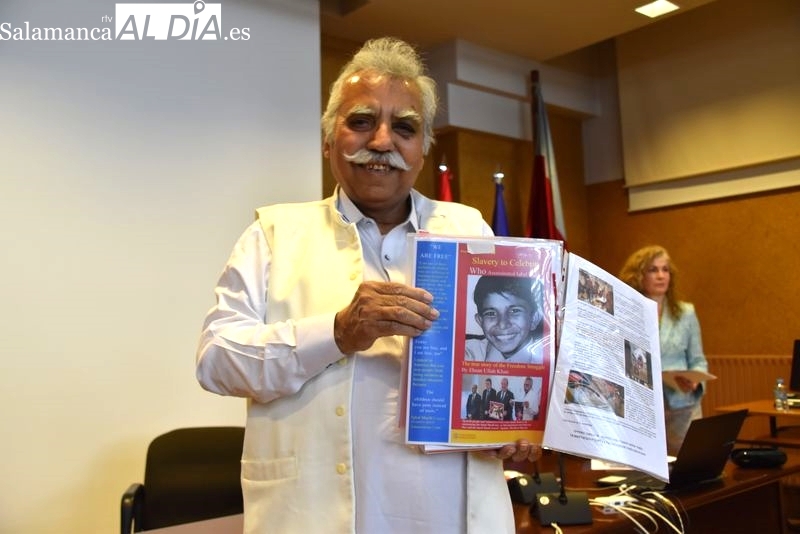 Ullah Khan, en Salamanca: Muchos me han preguntado si no tengo miedo a que una mafia me intente matar. Si eso es así, es que estoy haciendo bien mi trabajo 