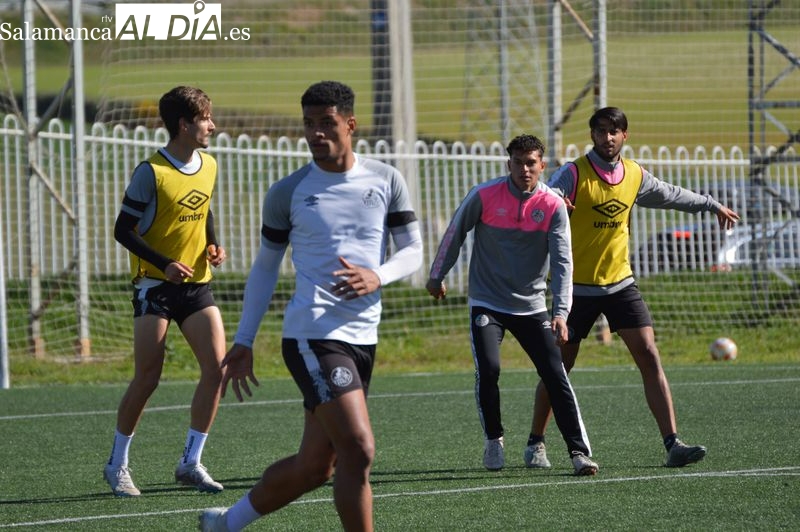 Diego Benito no se entrena con el Salamanca UDS por enfermedad y Marco Tulio ya es uno más