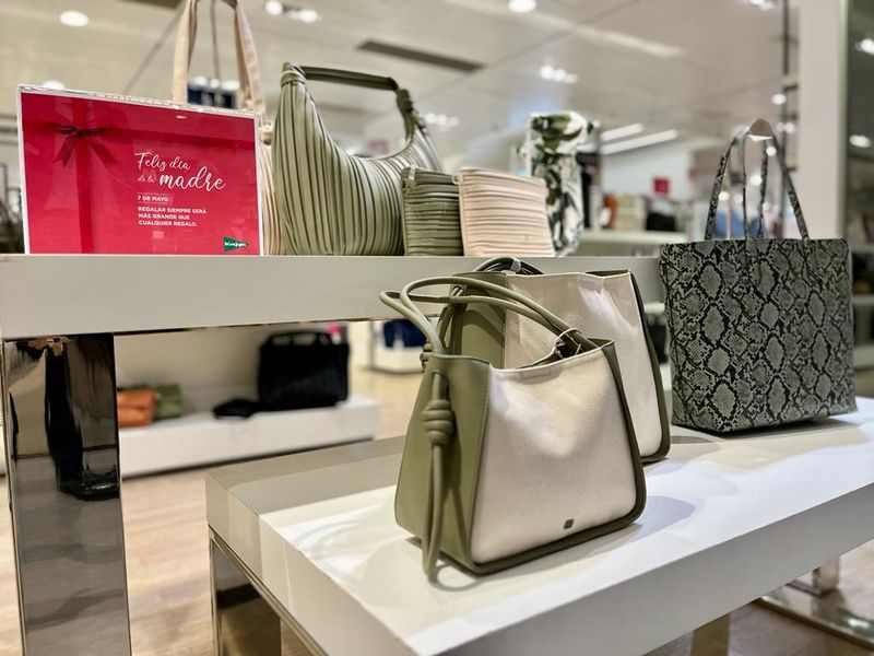 ‘Regalar siempre será más grande que cualquier regalo’, la campaña de El Corte Inglés para el Día de la Madre   