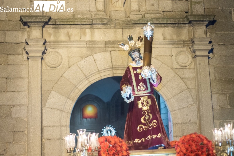 Silencio y expectación en la medianoche nazarena de Peñaranda