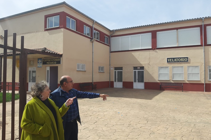 Encarnación Pérez visita Babilafuente para conocer los dos proyectos de eficiencia energética que ejecutará su ayuntamiento