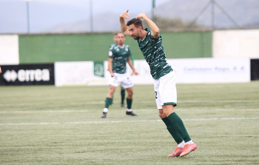 Coque y Garban enmiendan el mal inicio del CD Guijuelo frente al Oviedo Vetusta (2-2)