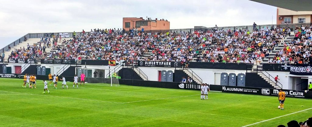 Unionistas se sube a tiempo al ferry directo entre Ceuta y el playoff (1-2)