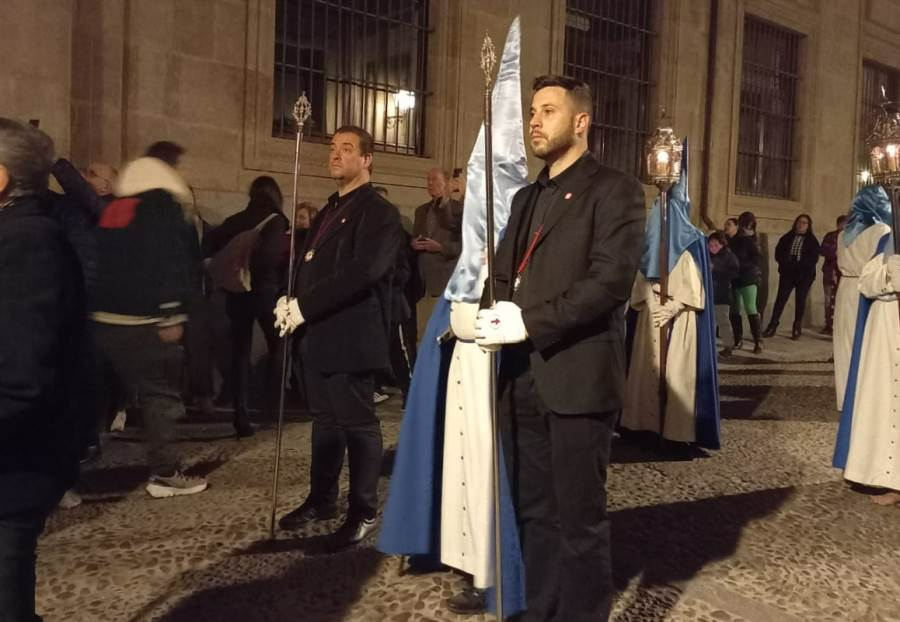 La Cofradía del Silencio toma parte en la procesión del Cristo de los Doctrinos de Salamanca