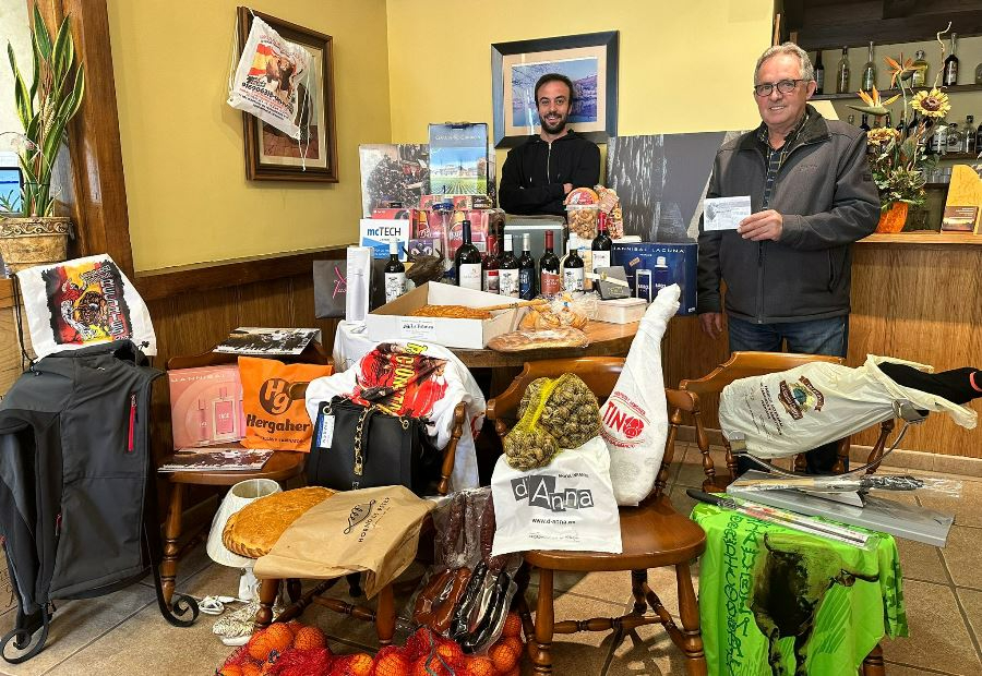 Pedro y David Ratero reciben la Cesta del Antruejo 2023