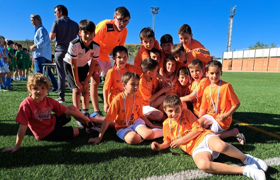 Los benjamines del Ciudad Rodrigo CF quedan subcampeones del X Torneo de Fútbol 8 de Coria