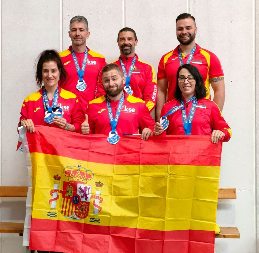Cristina Sánchez y José Raúl Manchado se proclaman campeones del mundo de kettlebell