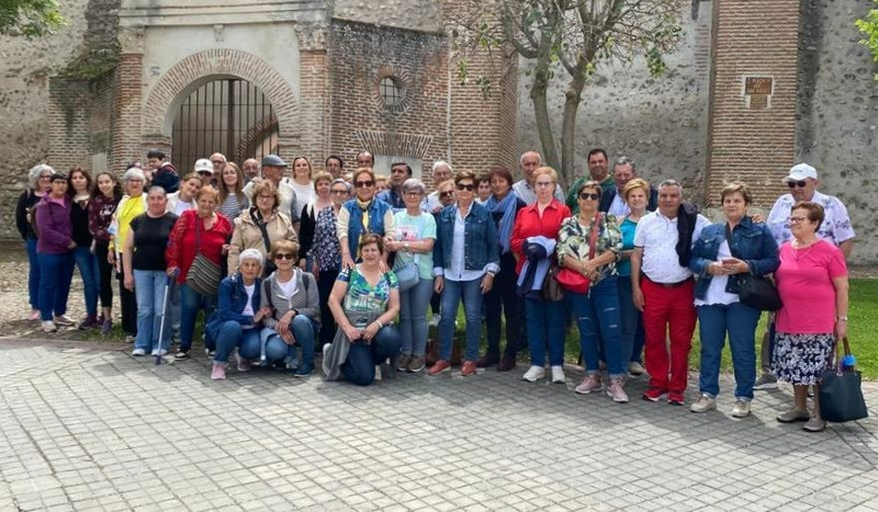 La Asociación de Vecinos del Barrio Nuevo descubre Olmedo