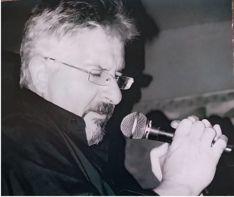 Toño Blázquez ofrece un recital en el Casino Obrero de Béjar