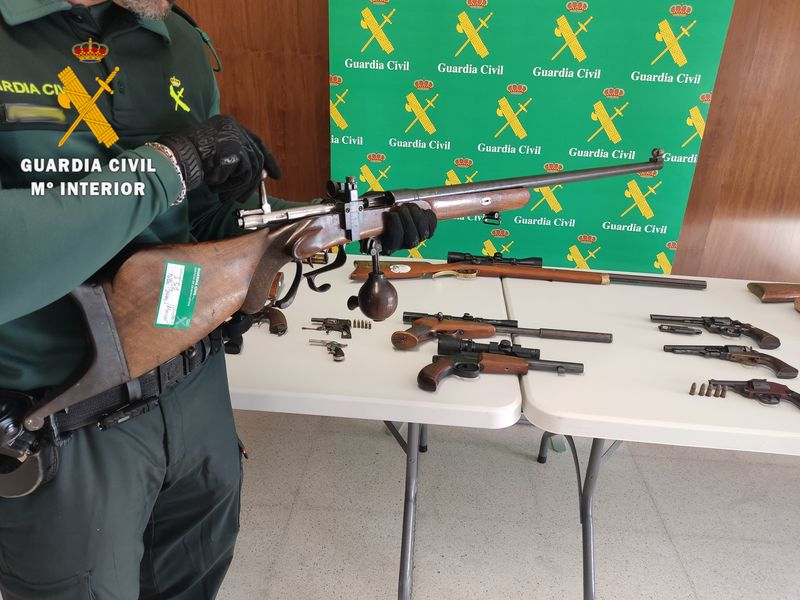 Localizado en Salamanca un arsenal con armas de fuego prohibidas 