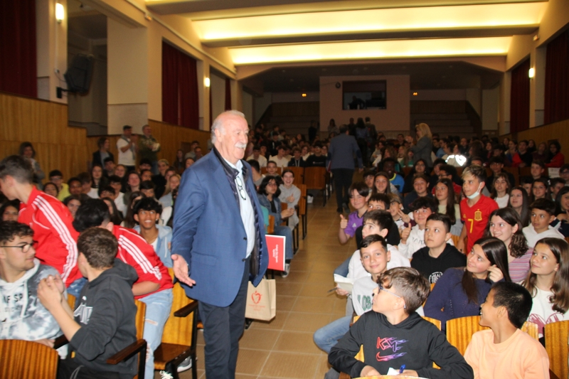 Vicente del Bosque, Enrique Cabero o María San Gil en la segunda jornada de la Semana de Formación del Colegio San Agustín