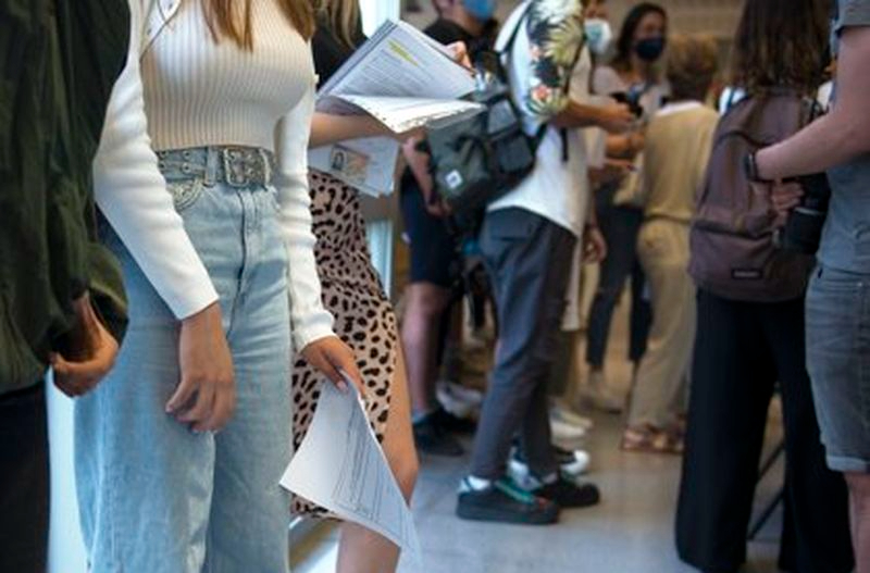 Detenido el profesor de un instituto de Murcia por supuestas agresiones sexuales a alumnas