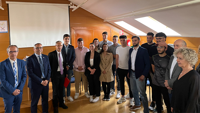 La Universidad de Salamanca presenta su proyecto de coche eléctrico para la competición internacional ‘Formula Student’