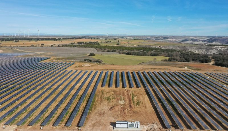 Castilla y León tendrá la primera planta híbrida eólica y solar de España