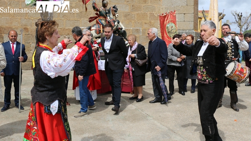 Hacemos que los de fuera sientan como que son sus fiestas