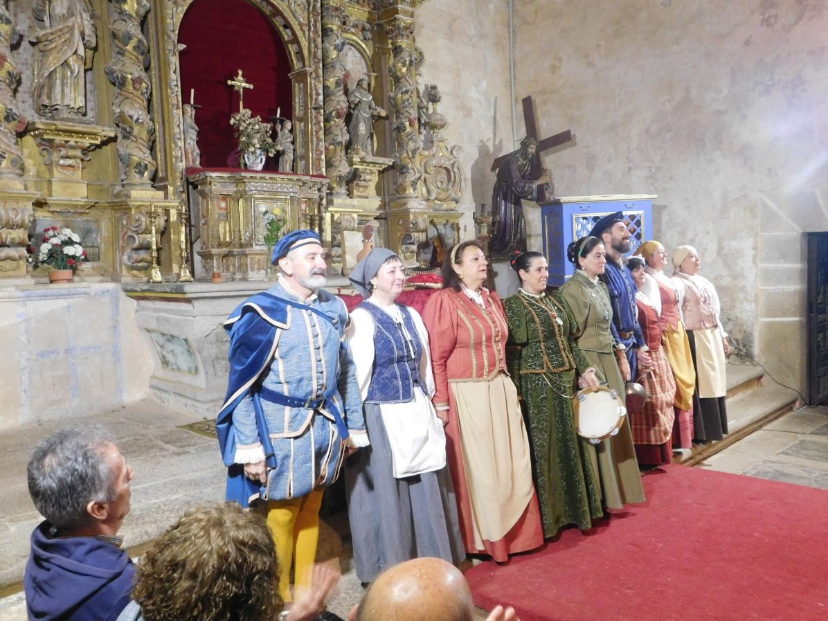 Buscando a Nebrija sigue arrancando aplausos por la provincia salmantina