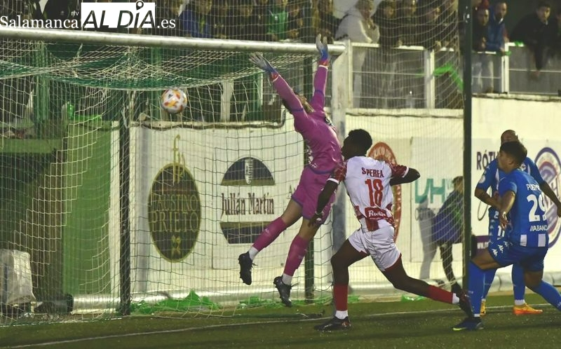 El CD Guijuelo quiere llenar el Municipal y clasificarse para el playoff con entrada libre al campo