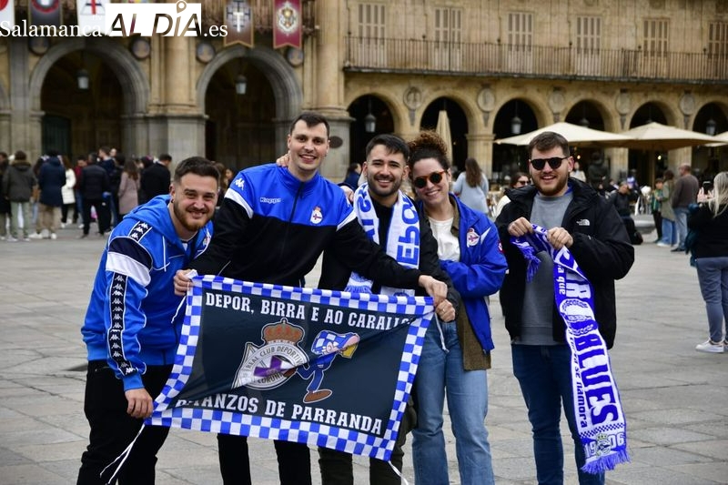 Salamanca se tiñe de blanquiazul por la numerosa presencia de hinchas del Dépor