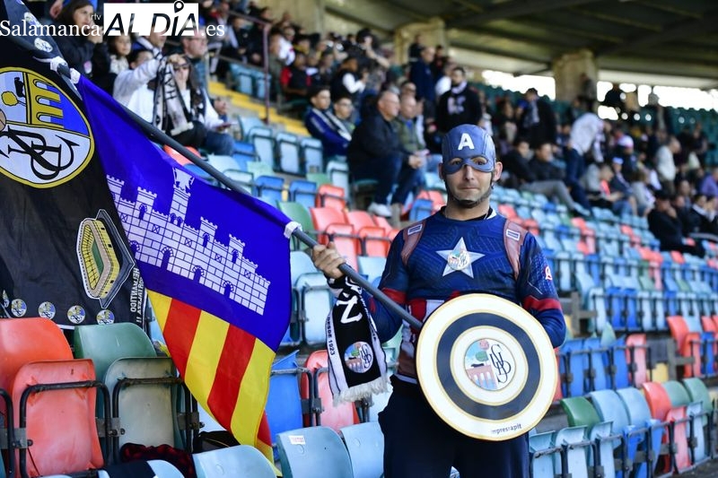 La afición del Salamanca UDS arropa a los suyos en plena Semana Santa