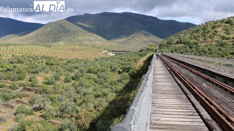 El Camino de Hierro cumple el 23 de abril dos años de apertura al público con más de 40.000 senderistas