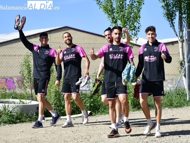 Buen ambiente en el entrenamiento de Unionistas tras los días de descanso y la cercanía con el playoff