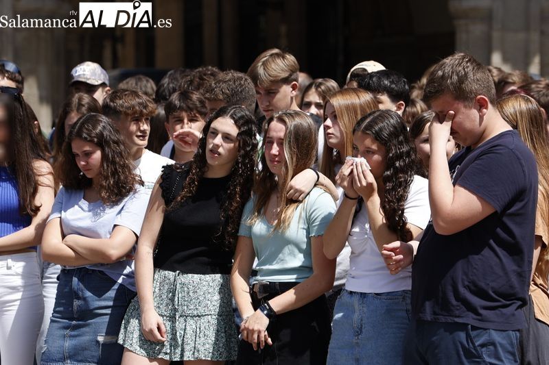 Emotivo homenaje a la profesora de español asesinada en Francia