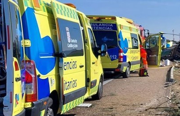 Muere un varón de 63 años, y otras dos personas resultan heridas en un accidente en San Felices de los Gallegos